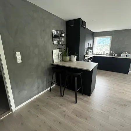 شقة Moderne Leilighet Naer Sentrum *